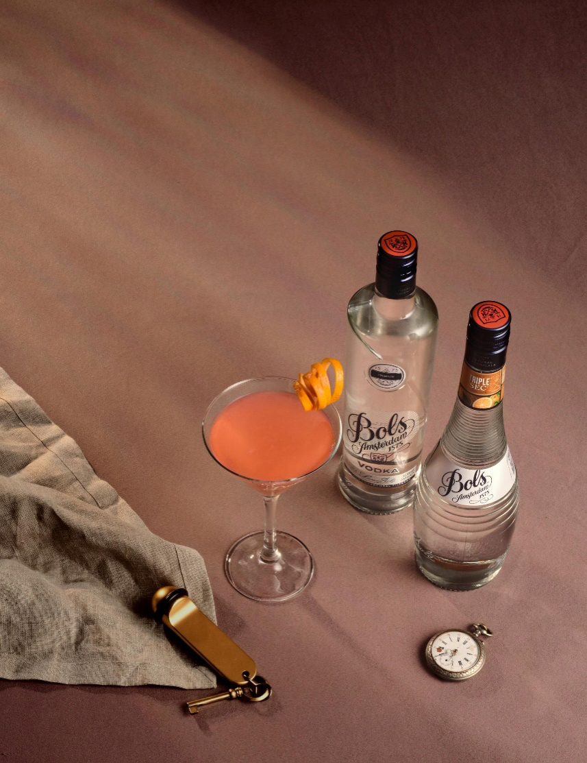 Cosmopolitan Cocktail Recipe with Bols Triple Sec and Vodka Products