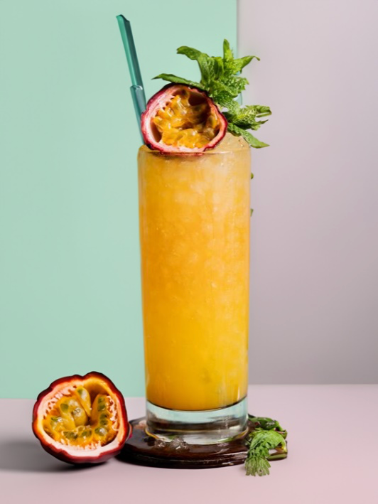 Swizzle Cocktail Recipe with Bols Kiwi and Genever Products