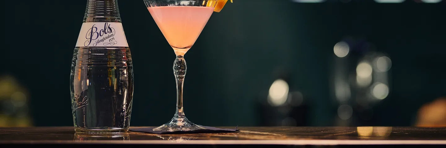 Cocktail Chronicles: The Story of the Cosmopolitan