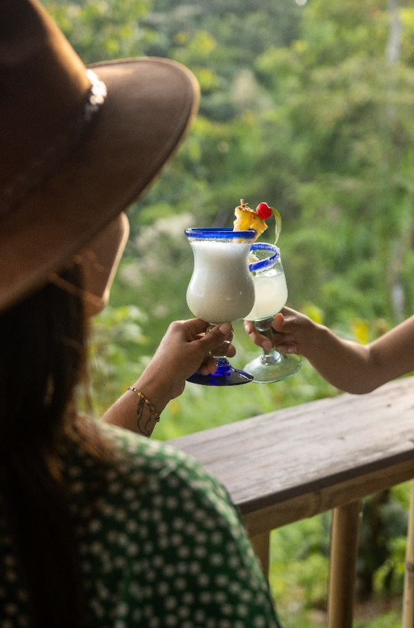 Pina Colada Cocktail Recipe & Ingredients | Bols Cocktails