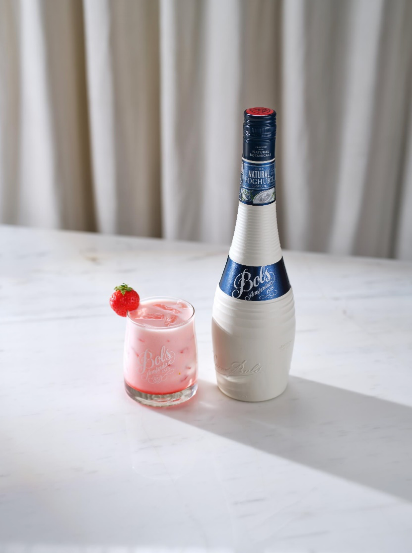 Strawberry Cheesecake Cocktail Recipe with Bols Strawberry and Natural Yoghurt Products